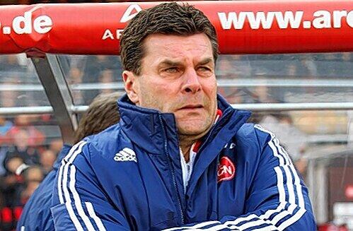 Erwartet in Köln einen &bdquo;Abnutzungskrieg&ldquo;: Club-Trainer Dieter Hecking.