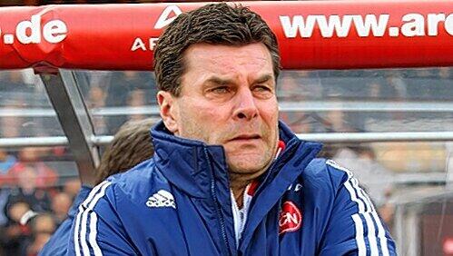 Erwartet in Köln einen „Abnutzungskrieg“: Club-Trainer Dieter Hecking. Erwartet in Köln einen „Abnutzungskrieg“: Club-Trainer Dieter Hecking.