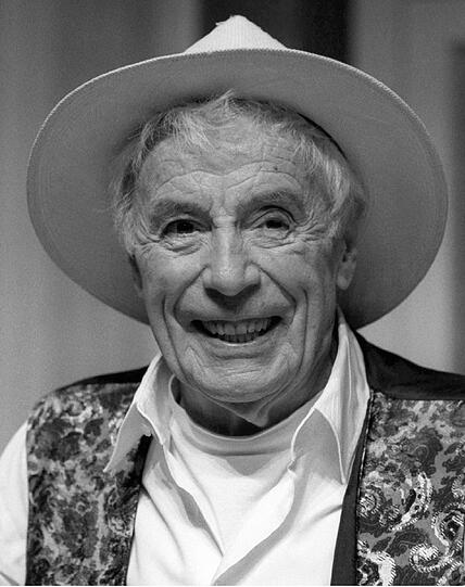 Der Dandy des Jahrhunderts: Johannes Heesters 1997 als Johan Marius Nicolaas Heesters auf der Bühne.