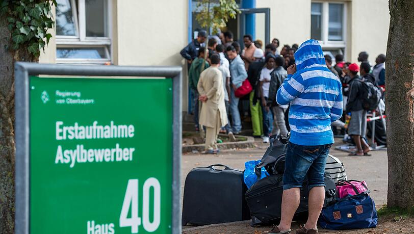 Momentan wohnen im Haus 12 in der Bayernkaserne noch unbegleitete Jugendliche. Momentan wohnen im Haus 12 in der Bayernkaserne noch unbegleitete Jugendliche.