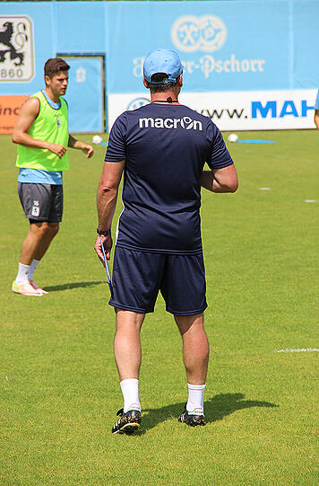 Am Samstag startete der TSV 1860 München ganz offiziell in die neue Saison. Klicken Sie sich durch die Bilder des Traningsauftakts mit dem neuen Trainer Kosta Runjaic.