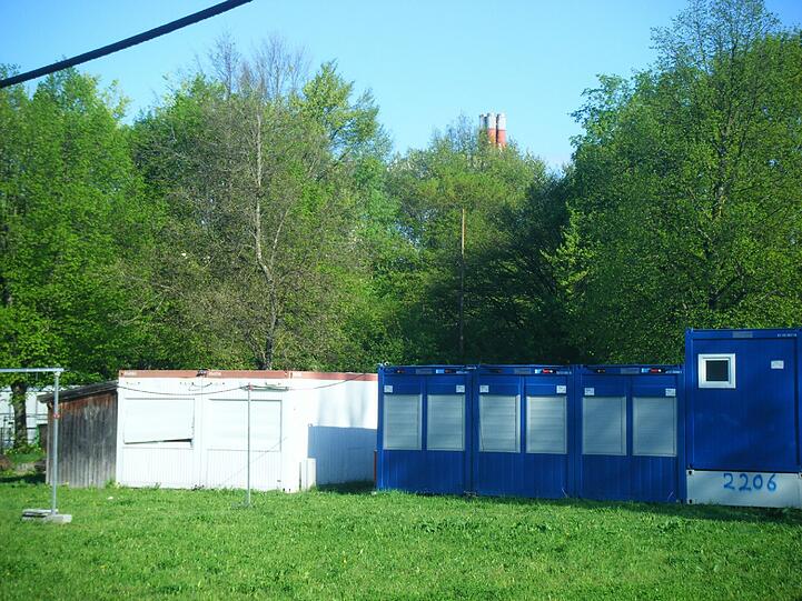Die "Buden-Container-Reste" vor dem Cosimabad schauen nicht schön aus.