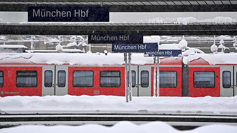 Starker Schneefall hatte in München den ÖPNV fast komplett lahmgelegt. Was fährt noch in der bayerischen Landeshauptstadt?