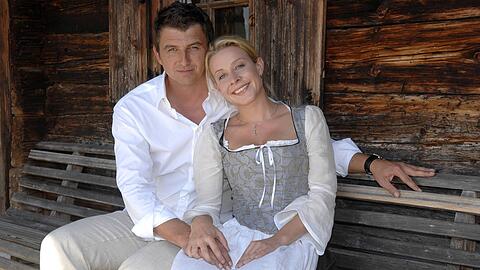 Hans Sigl und Natalie O'Hara stehen seit 2008 für die ZDF-Serie "Der Bergdoktor" gemeinsam vor der Kamera. Ihre Rollen "Martin Gruber" und "Susanne Dreiseitl" waren für einige Zeit ein Paar.