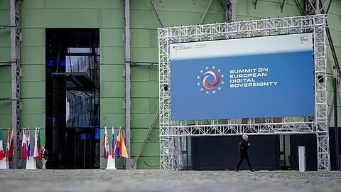 Rund 1.000 Gäste aus Frankreich, Deutschland und anderen EU-Ländern trafen sich auf dem EUREF-Forschungscampus in Berlin und diskutierten über digitale Souveränität.