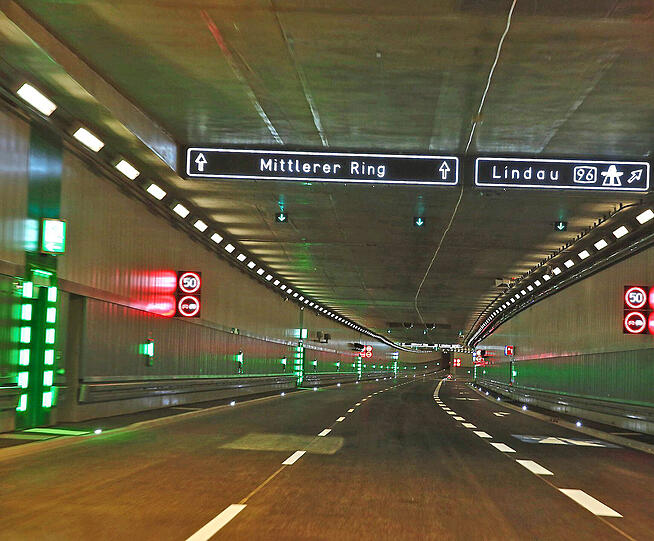 Nach acht Jahren Bauzeit wurde 2015 auch endlich der Tunnel am Luise-Kiesselbach-Platz fertig.