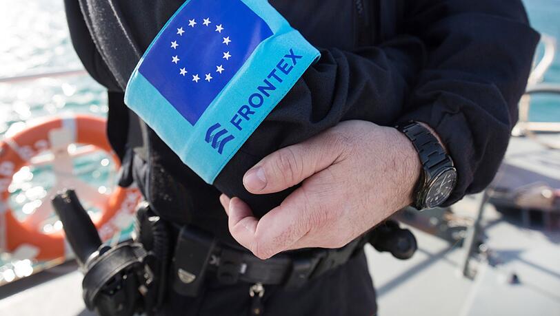 Die europäische Grenzschutzagentur Frontex sieht sich mit Schadenersatzklagen von Schutzsuchenden konfrontiert. (Archivbild) Die europäische Grenzschutzagentur Frontex sieht sich mit Schadenersatzklagen von Schutzsuchenden konfrontiert. (Archivbild)