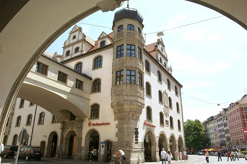 Ab Ende September sollen Expertengespräche per Video in acht Beratungs-Centern der Stadtsparkasse möglich sein.