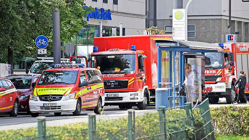 Bis zu 50 Zentimeter hoch steht das Wasser am Dienstag in einem Münchner S-Bahn-Tunnel. Der Zugverkehr ist lahmgelegt, die Feuerwehr ist stundenlang mit Abpumpen beschäftigt. Hunderttausende Menschen sind betroffen.