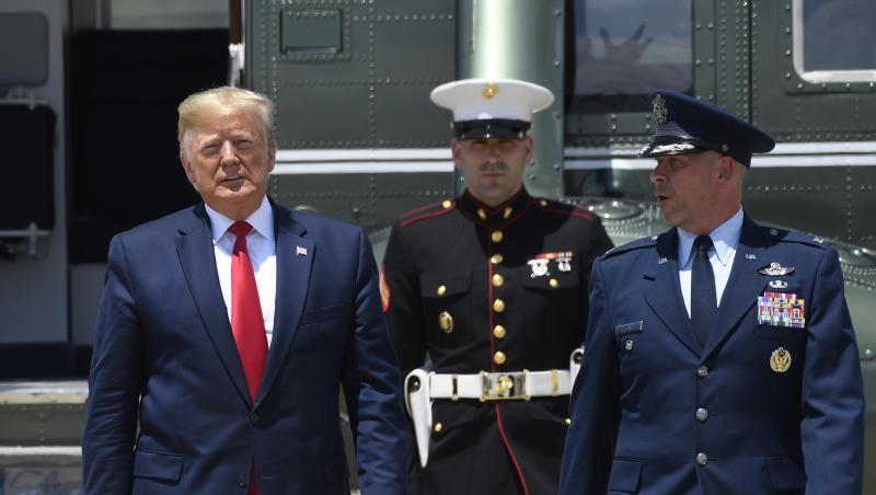 Auf dem Weg nach Osaka: US-Präsident Donald Trump auf der Andrews Air Force Base. Auf dem Weg nach Osaka: US-Präsident Donald Trump auf der Andrews Air Force Base.