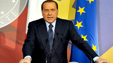 Silvio Berlusconi hat sich mit dem Coronavirus infiziert.