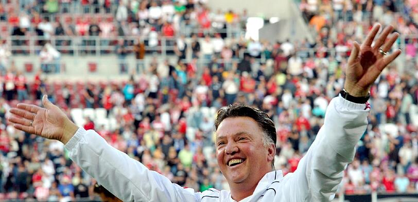 Er war kein Leisetreter beim FC Bayern: Al "Feierbiest" tanzte er mit OB Christian Ude auf dem Rathausbalkon und machte auch in der Lederhose eine anshehnliche Figur. Jetzt wird Louis van Gaal 60. Hier gibt's nochmal seine besten Bilder beim FC Bayern.