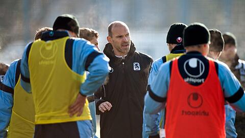 Die Bilder vom ersten Training unter dem neuen Löwen-Coach Alexander Schmidt am Montagvormittag.