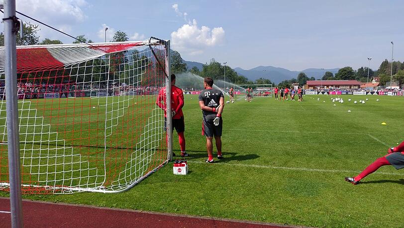 Manuel Neuer darf kurz durchschnaufen. Manuel Neuer darf kurz durchschnaufen.
