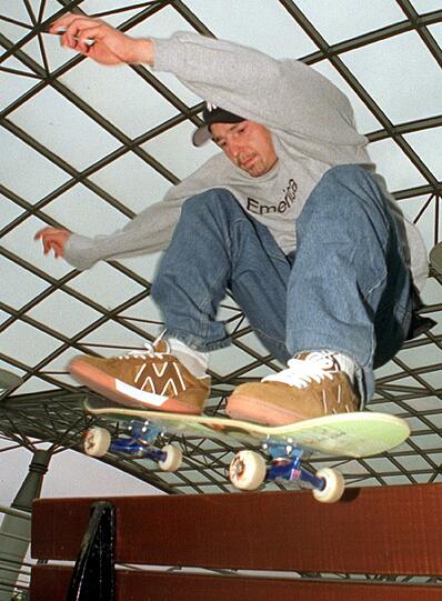 Für Skateboardfahrer gelten im Verkehr die gleichen Regeln wie für Fußgänger.