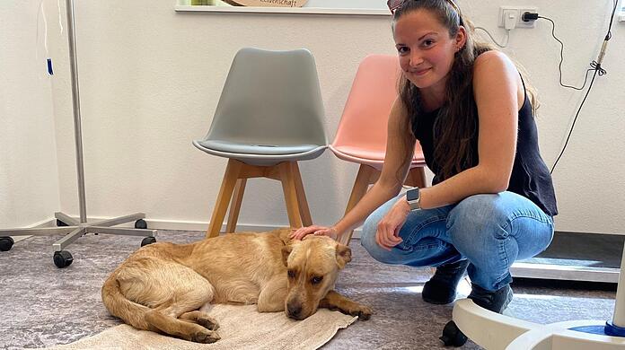 Tierretterin Sabrina Augenstein und Rudi. Foto: Kilian Pfeiffer