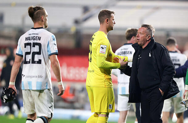 Neuer Anlauf unter Trainer Markus Kauczinski (r.). Thomas D&auml;hne soll dabei ebenso wie Sigurd Haugen (l.) ein wichtiger Bestandteil der Achse in der L&ouml;wen-Elf sein.
