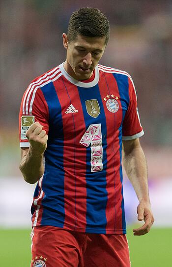 Robert Lewandowski: Ballerte sich mit seinem Tor in der 14. Minute den Frust von der Seele. Zeigte sich fortan wie verwandelt, blühte regelrecht auf. Gehörte bis zur seiner Auswechslung zu den Besten. NOTE: 2