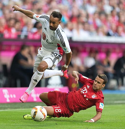 Juan Bernat, Note 4: Bei seinem ersten Bundesliga-Einsatz in dieser Saison nicht überzeugend. Hatte große Probleme mit Gegenspieler Karim Bellarabi, holte sich schon früh im Spiel die Gelbe Karte ab. In dieser Form ohne Chance auf einen Stammplatz, wenn die Verteidiger Boateng und Medhi Benatia ins Team zurückkehren. Musste Dante weichen.