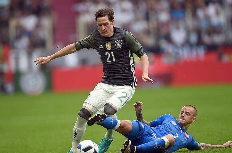 Sebastian Rudy: Note 4. Elftes Länderspiel für den oft unterschätzten Hoffenheimer. Rettete  
kurz vor der Pause per Kopf auf der Linie. Bei Jogi Löw hat er wegen 
seiner Zuverlässigkeit einen Stein im Brett. Dürfte das  
Kader-Aussieben überstehen.