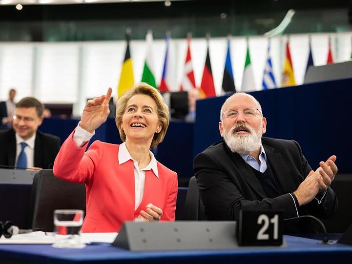 EU-Kommissionspräsidentin Ursula von der Leyen und Vize Frans Timmermans im Europäischen Parlament in Straßburg.