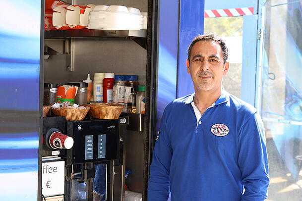 Necmi Pecenek betreibt seit über 20 Jahren die Grillstation. Necmi Pecenek betreibt seit über 20 Jahren die Grillstation.