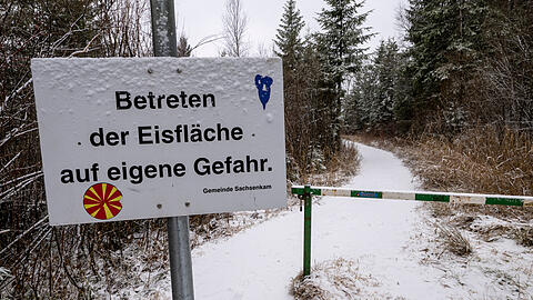 Die Gemeinde Sachsenkam im oberbayerischen Landkreis Bad T&ouml;lz-Wolfratshausen ist bekannt f&uuml;r ihre sch&ouml;ne Lage, die N&auml;he zu Bergen und Seen.