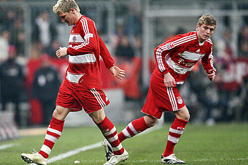 Bastian Schweinsteiger macht Platz für Toni Kroos.