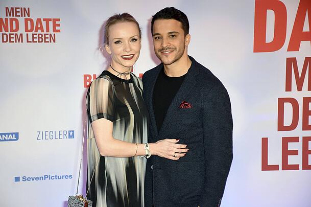 Mit Schauspieler Kostja Ullmann war Janin Ullmann bis 2018 verheiratet. Mit Schauspieler Kostja Ullmann war Janin Ullmann bis 2018 verheiratet.