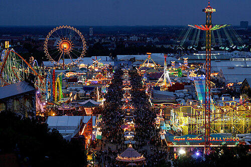 Die Polizei sorgt mit einem Großaufgebot für Sicherheit auf der Wiesn.