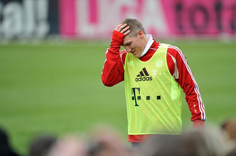 Am "Tag danach" nehmen die Bayern den Trainingsbetrieb wieder auf. Die Stimmungslage ist dabei deutlich erkennbar - die Bilder von der Säbener Straße .