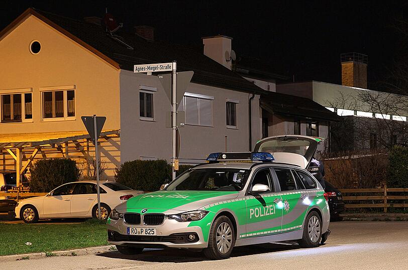 Am Mittwochabend kam es zu einem schweren Raubüberfall in Traunreut. Die Bilder vom Einsatz.
