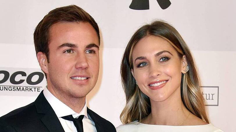 Mario Götze mit seiner Ehefrau Ann-Kathrin Götze, geborene Brömmel