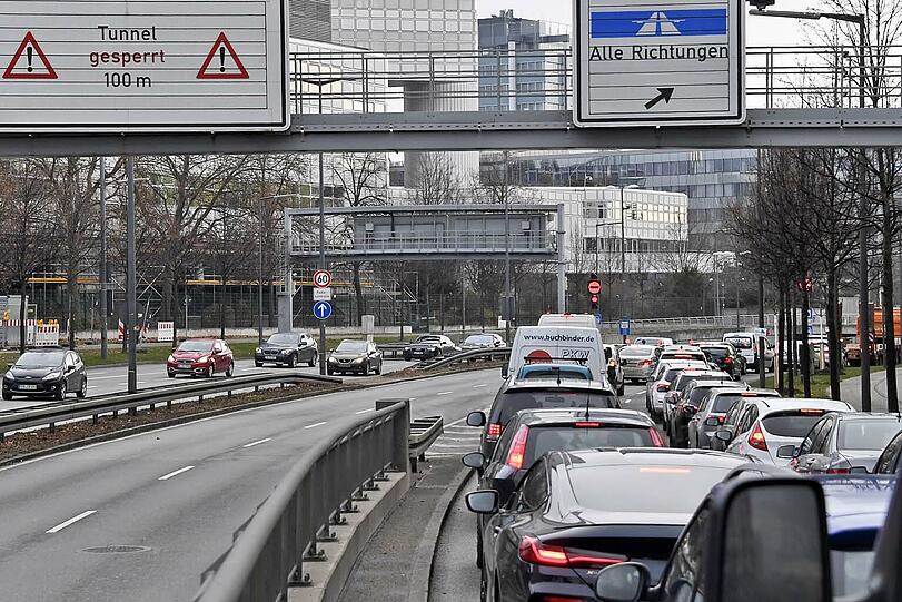 Es entstand ein langer Stau auf dem Mittleren Ring.