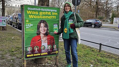 Sibylle St&ouml;hr (Gr&uuml;ne) beim Stra&szlig;enwahlkampf im Westend.