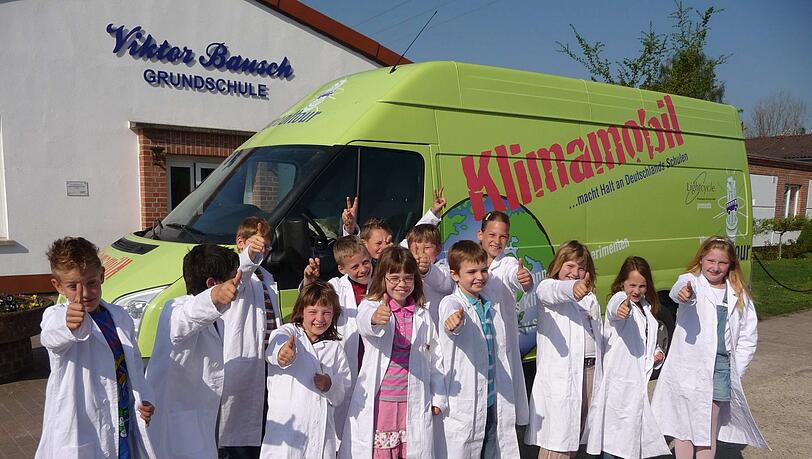 Das Klimamobil bringt spannende Experimente in Deutschlands Klassenzimmer. Das Klimamobil bringt spannende Experimente in Deutschlands Klassenzimmer.