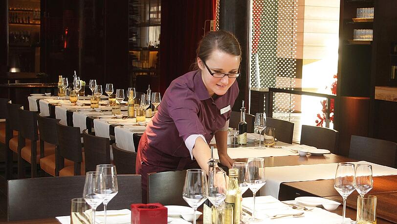 Krisensicher: Restaurantfachleute sind immer gesucht. Krisensicher: Restaurantfachleute sind immer gesucht.