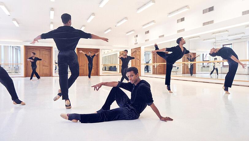 Der Tänzer Osiel Gouneo tanzte beim Kubanischen und Norwegischen Nationalballett. Seit 2016 ist er Erster Solist des Bayerischen Staatsballetts.