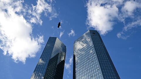 Die Deutsche Bank hat im ersten Quartal besser abgeschnitten als erwartet. (Archivbild)