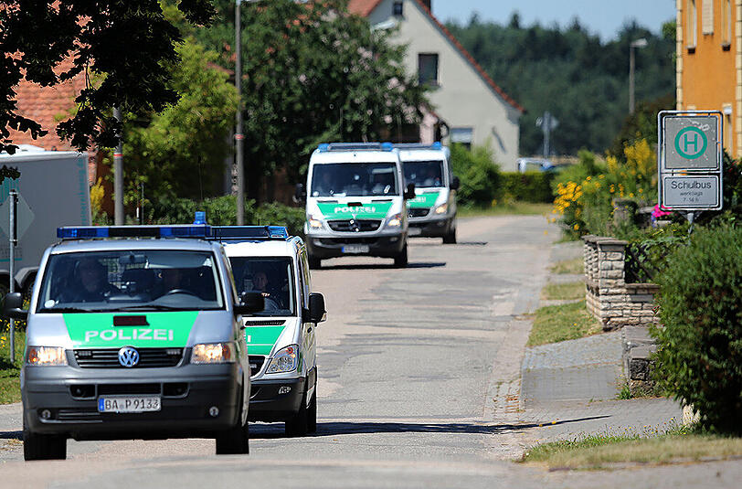 Bei einem Amoklauf im Landkreis Ansbach sind am Freitagmorgen zwei Menschen ums Leben gekommen.