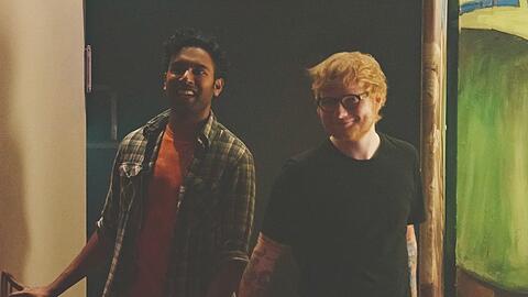 Der britische Superstar Ed Sheeran (r.) spielt in "Yesterday" sich selbst - und nimmt sich dabei aufs Korn.