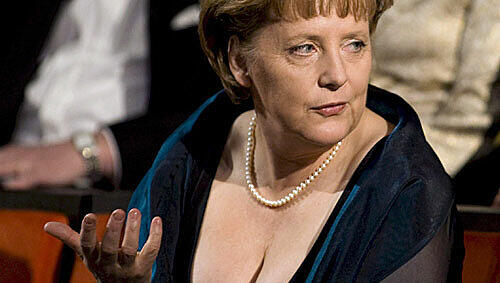 So zeigt sich die Kanzlerin selten: Angela Merkel am Wochenende in Norwegen bei einer Gala So zeigt sich die Kanzlerin selten: Angela Merkel am Wochenende in Norwegen bei einer Gala