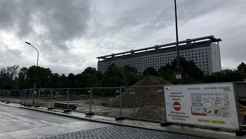 Das Klinikum Großhadern mit Baustelle. Das Klinikum Großhadern mit Baustelle.