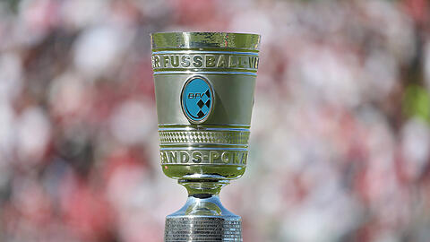 Um diesen Pott geht es! Der TSV 1860 trifft in der ersten Runde des Toto-Pokals auf Berglern. Um diesen Pott geht es! Der TSV 1860 trifft in der ersten Runde des Toto-Pokals auf Berglern.