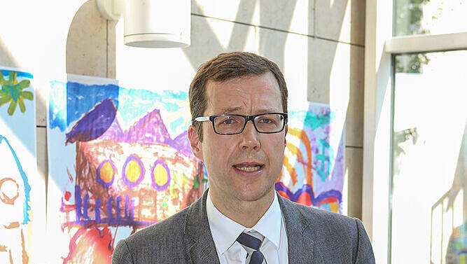 Der Leiter des Kinderzentrums, Volker Mall. Der Leiter des Kinderzentrums, Volker Mall.