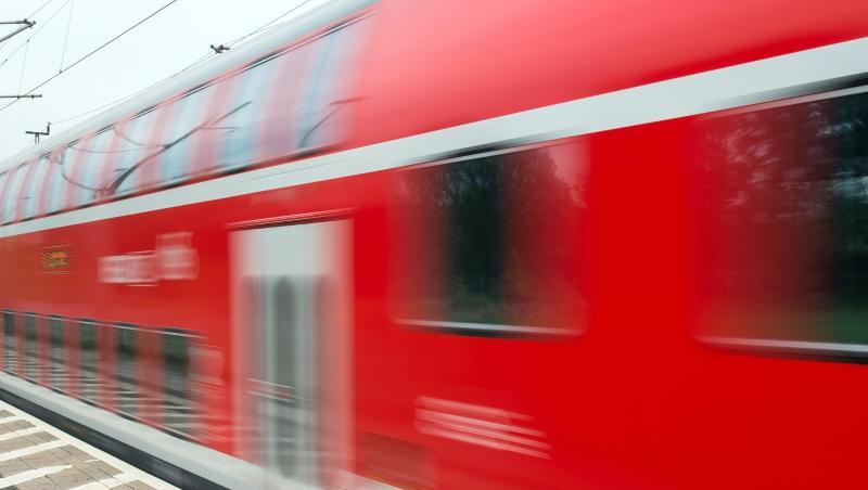 Ein Regionalexpress der Deutschen Bahn. (Symbolbild)