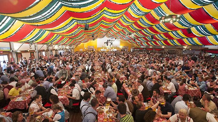 Feiern wie früher: Beim Frühlingsfest 2022 gibt es keine Maskenpflicht und 3G-Beschränkung mehr.