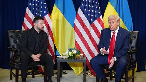 Trump hat sich in New York mit Selenskyj getroffen - kurz danach äußert er sich zur Zukunft des von Russland angegriffenen Landes.