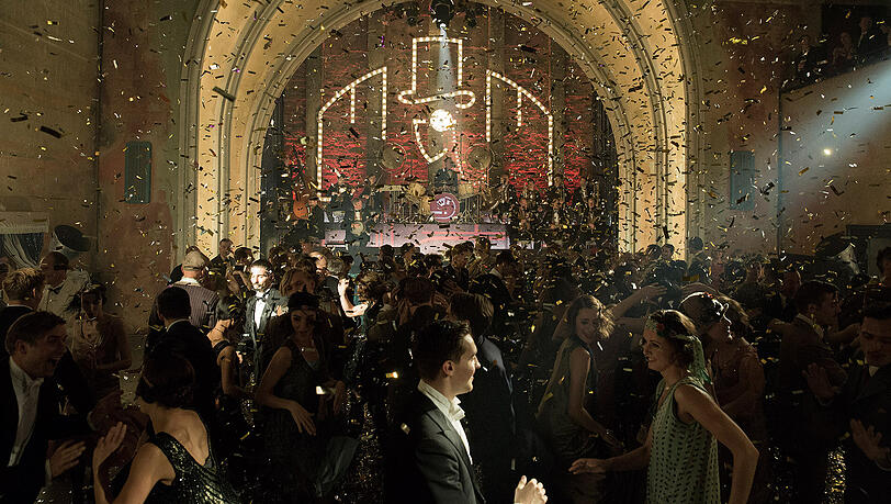 Babylon Berlin ist ein opulentes TV-Event. Einen ersten Vorgeschmack liefert unsere Fotostrecke. Babylon Berlin ist ein opulentes TV-Event. Einen ersten Vorgeschmack liefert unsere Fotostrecke.