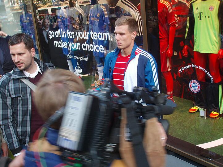 David Alaba und Holger Badstuber machen bei einem Videodreh München unsicher.